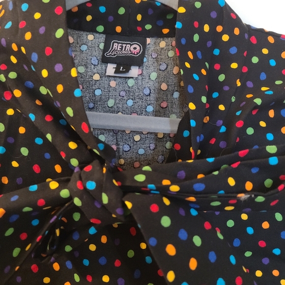 Retrolucious Blouse - Picture 2 of 2